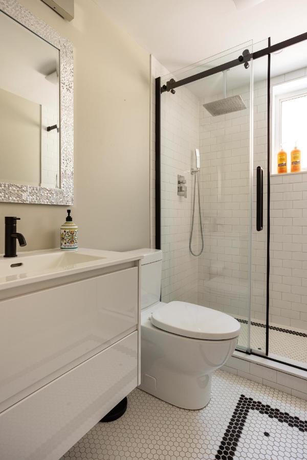 Entire 2 Bedroom Apartment Downtown - U1 Kitchener Kültér fotó